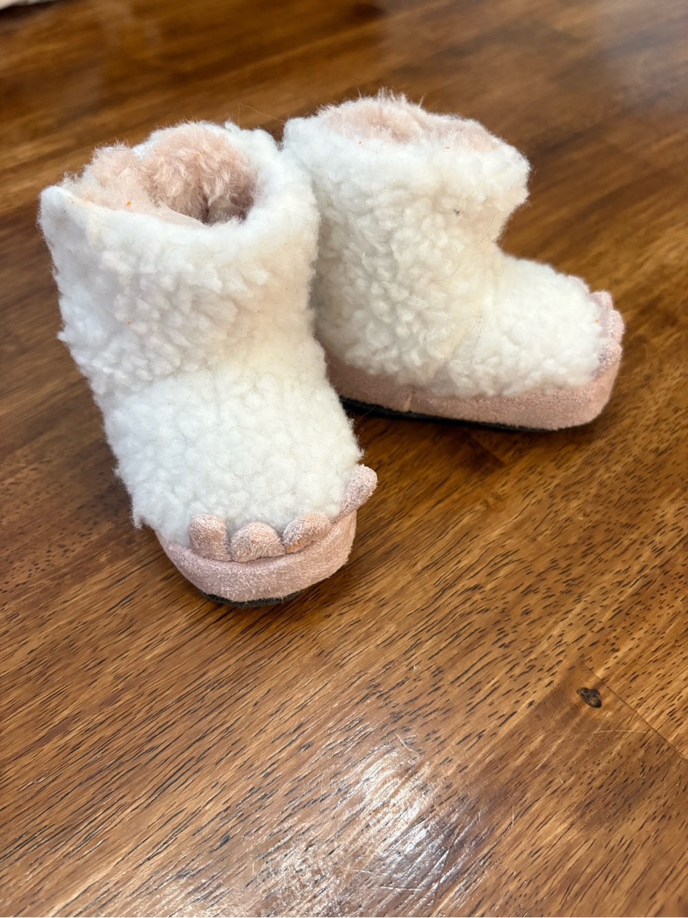 Bass Pro Shops White and Light Pink Plush Baby Boots